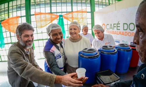 Alexandre Serfiotis inaugura o Café do Trabalhador de Porto Real